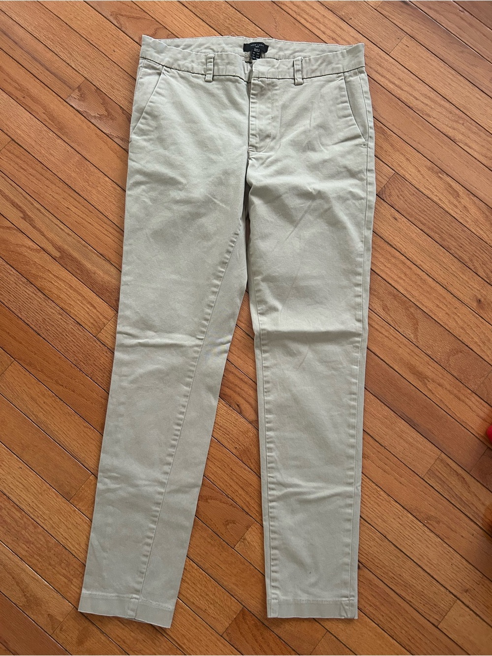 New Look Men's Beige Chino Pants / Khakis
Listing Details
